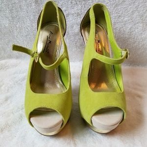 Anne Michelle heels